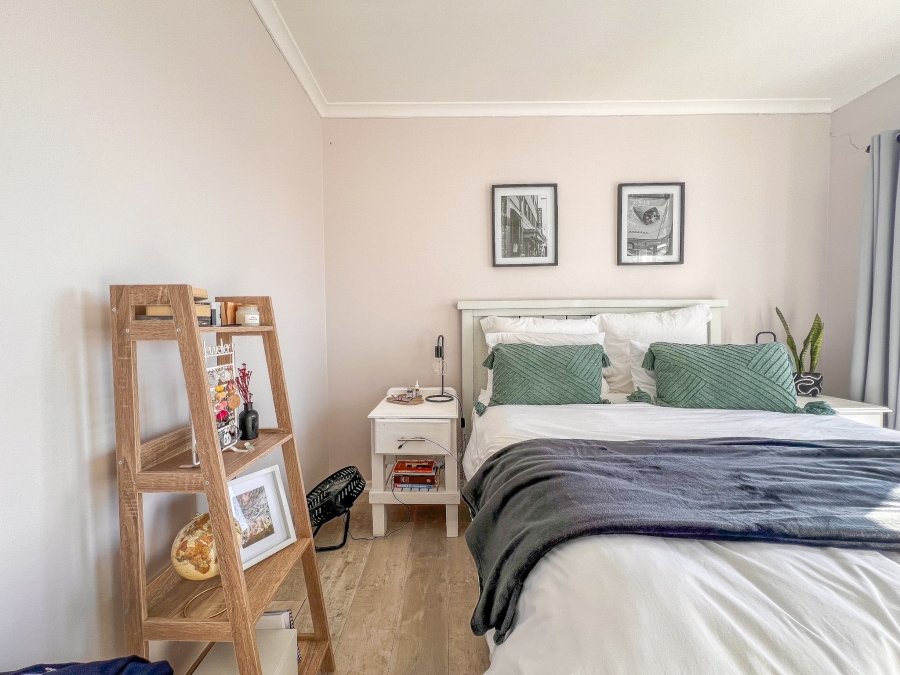 2 Bedroom Property for Sale in Myburgh Park Western Cape